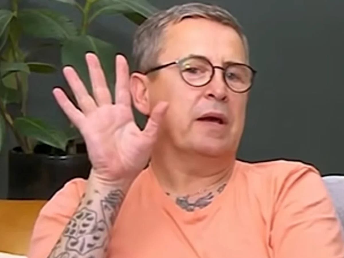 gogglebox-star-stephen-webb-apologises-for-pulling-woman-into-pool-at